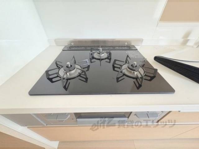 キッチン　ガス3口コンロ