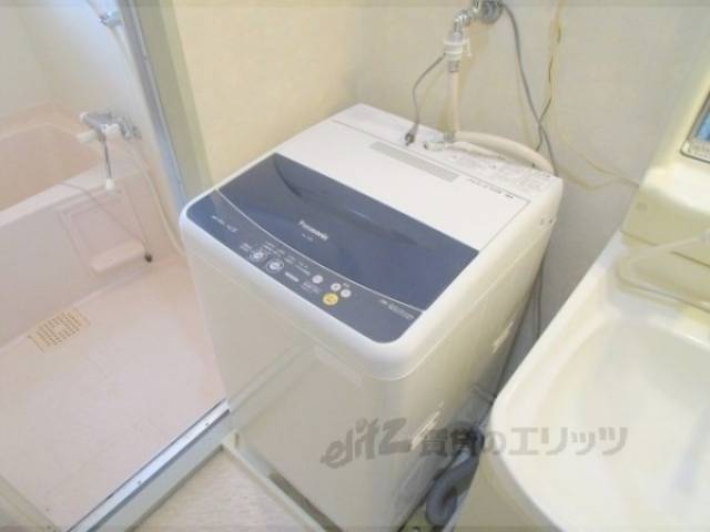 洗濯機置場　洗濯機