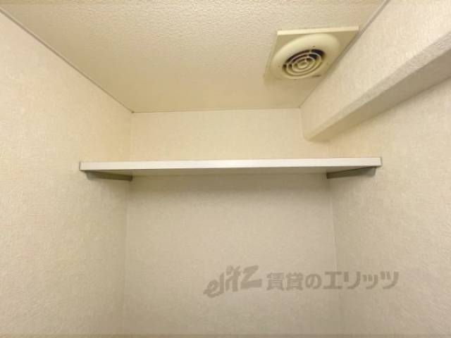 トイレ　棚
