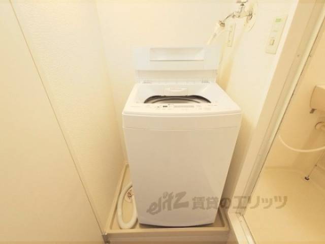 洗濯機置場　洗濯機