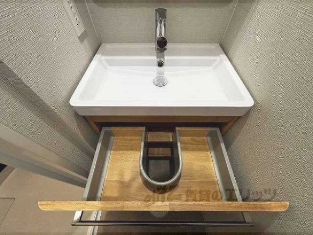 洗面所　洗面台収納