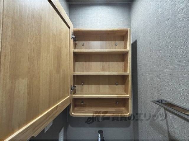 洗面所　洗面所上部収納