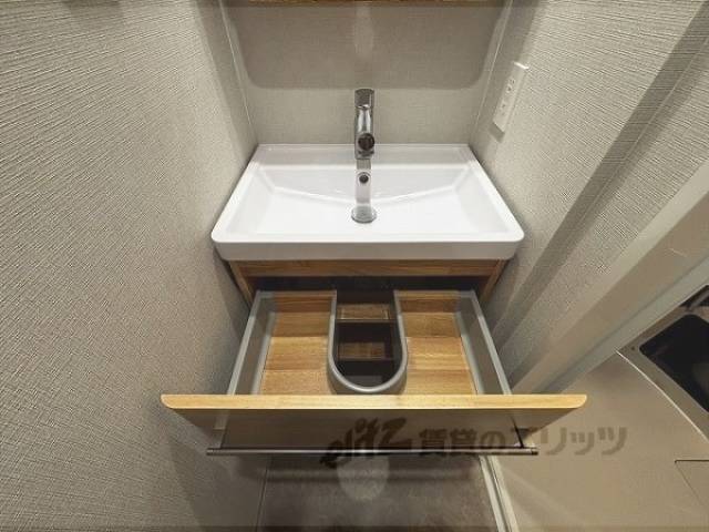 洗面所　洗面台収納