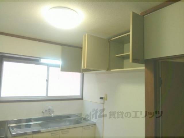 キッチン　上部収納