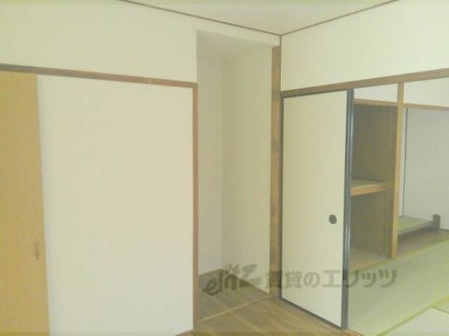 収納　階段下収納