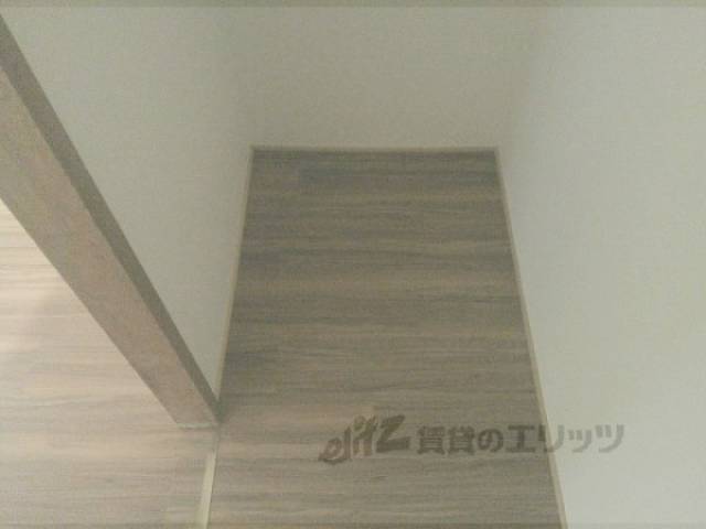 収納　階段下収納