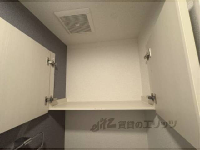 トイレ　収納上部