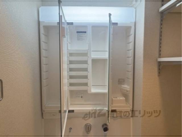 洗面所　収納上部