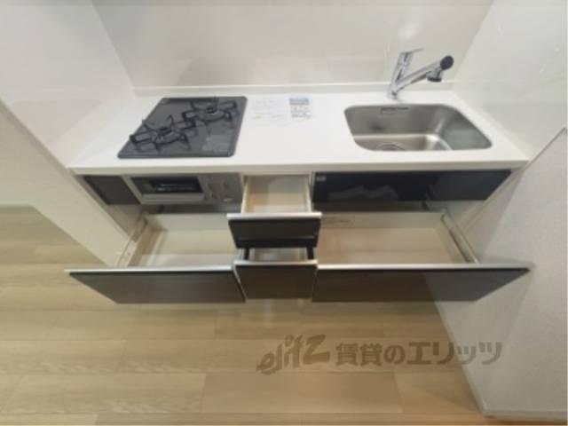 キッチン　収納下部