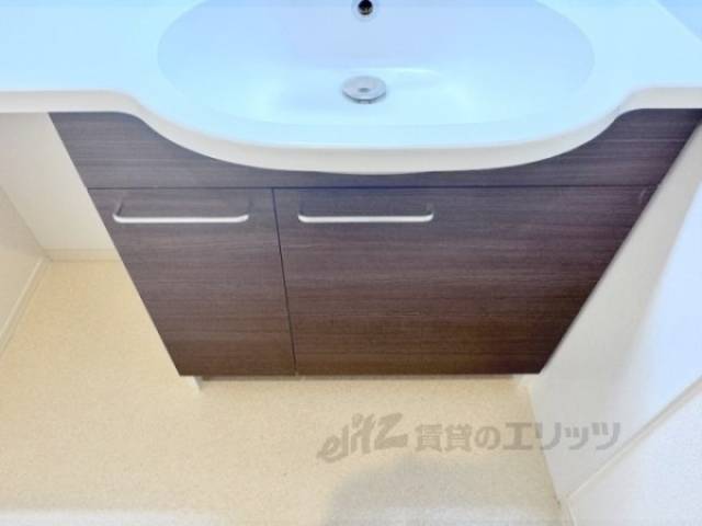 収納　洗面台下