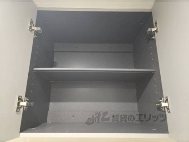 玄関　上部収納