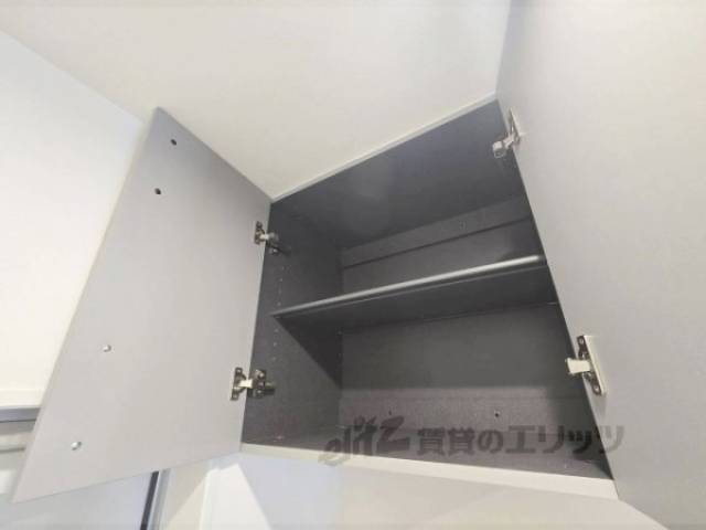 玄関　上部収納