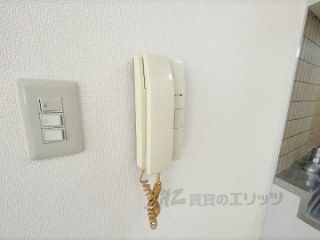 イメージ写真　通話式インターホン