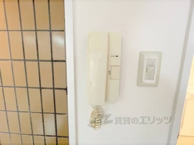 イメージ写真　通話式インターホン