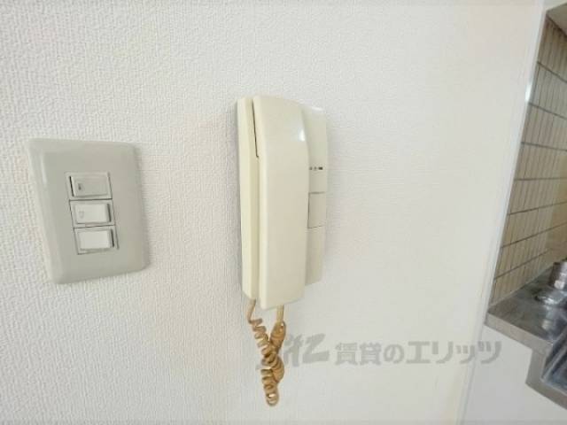 イメージ写真　通話式インターホン