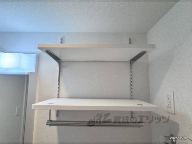 収納　洗濯機置き場上
