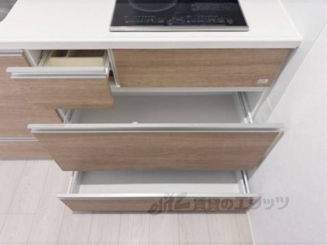 収納　キッチン下