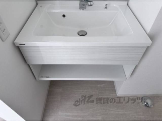 収納　洗面台下