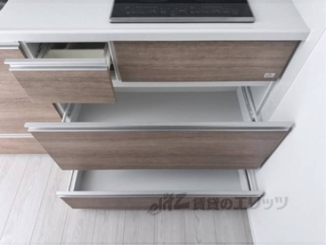 収納　キッチン下