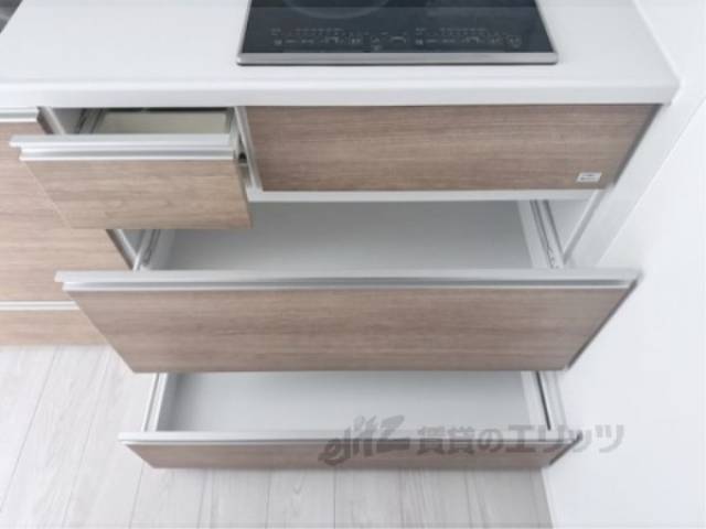 収納　キッチン下