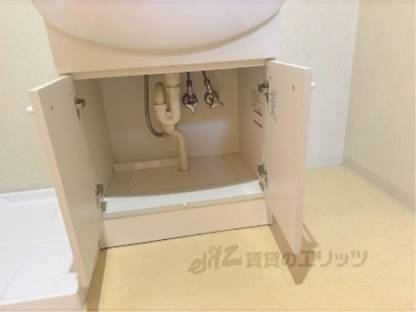 洗面所　下部収納