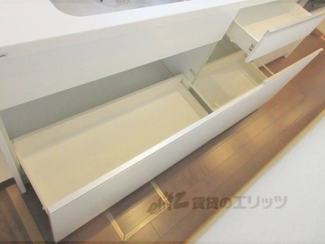 キッチン　下部収納