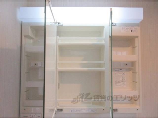 洗面所　上部収納