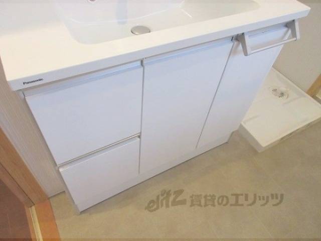 洗面所　下部収納