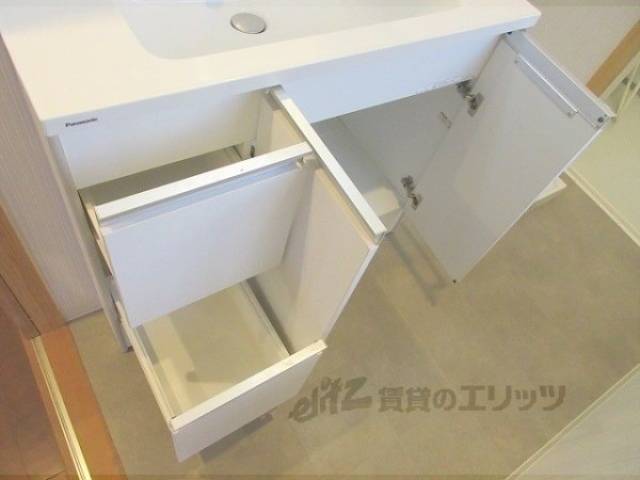洗面所　下部収納
