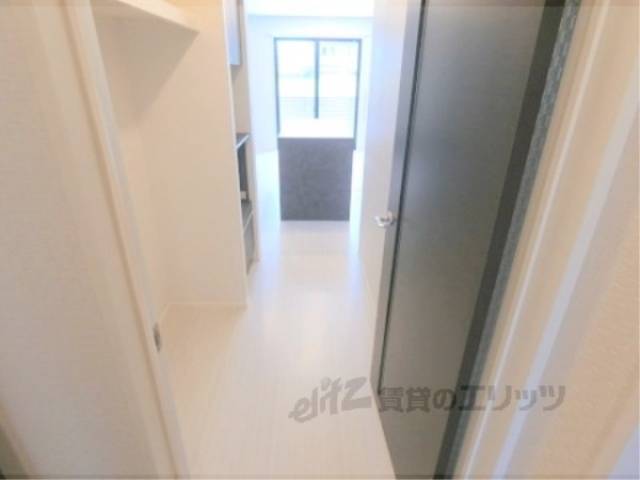 廊下　収納スペース