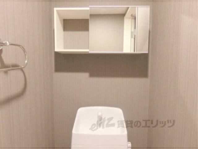 トイレ　上部棚