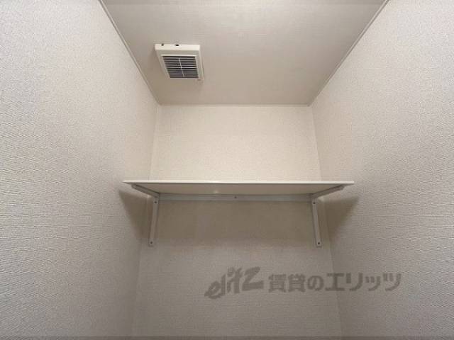 トイレ　物置