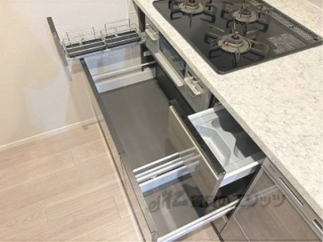 キッチン　下部収納