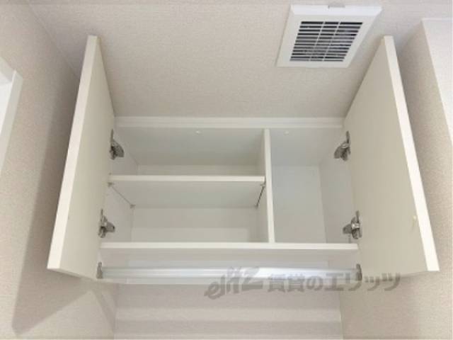 洗濯機置場　上部収納