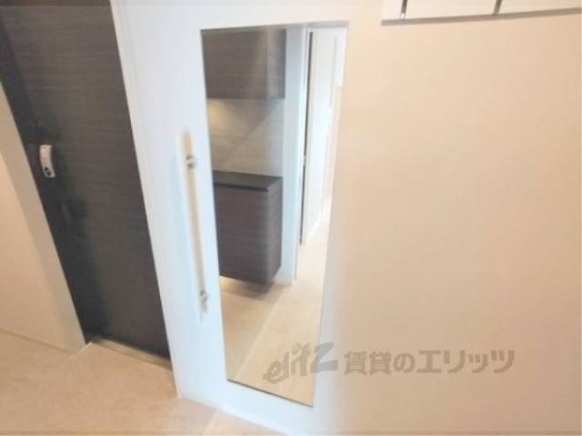 玄関　鏡