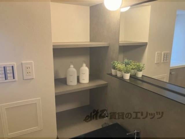 洗面所　上部収納