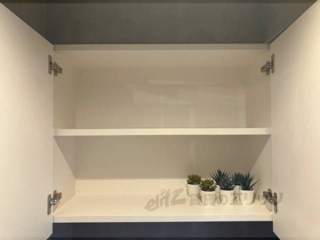 トイレ　上部収納