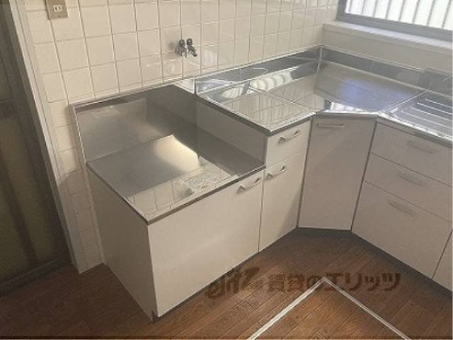 キッチン　コンロ置き場