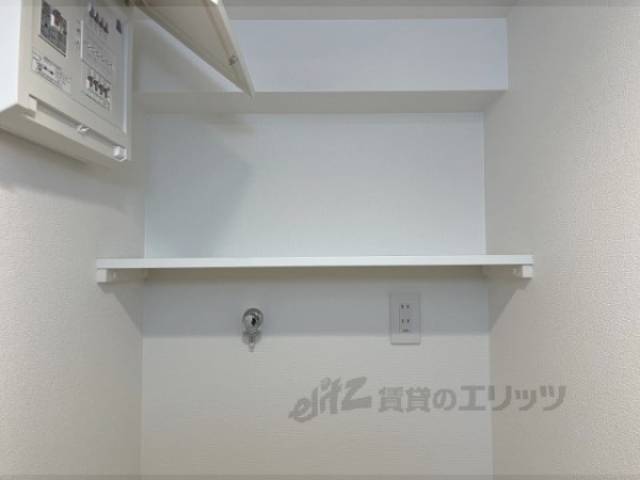 洗濯機置場　上部棚