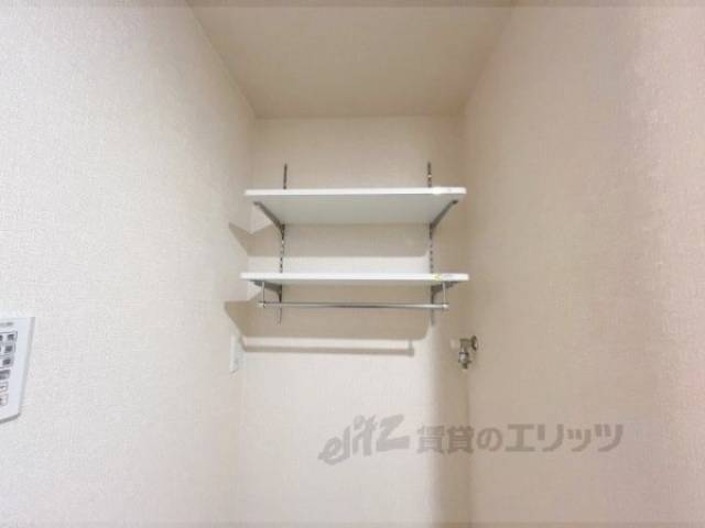 冷蔵庫置場　洗濯機置き場上収納