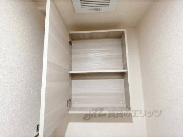 トイレ　トイレ上収納