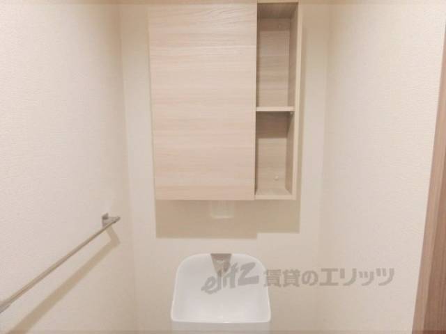 トイレ　上部棚