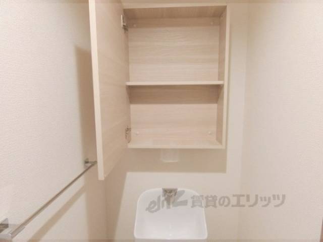 トイレ　上部棚