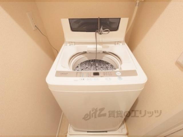 洗濯機置場　洗濯機