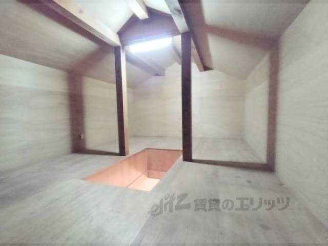 収納　屋根裏