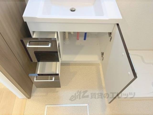 洗面所　下部収納