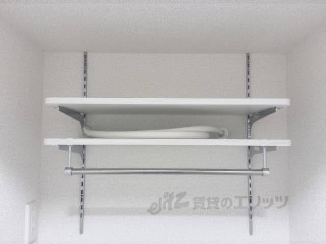 収納　洗濯機置き場上