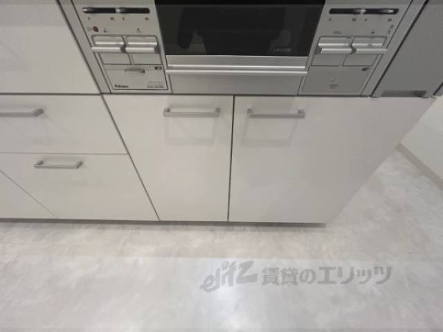 キッチン　下部収納