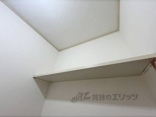 トイレ　棚