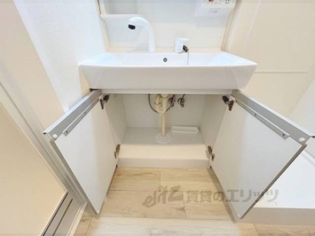 洗面所　下部収納